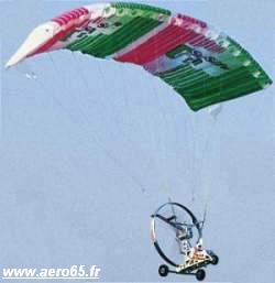 Le Skysurfer, un paramoteur GRAUPNER